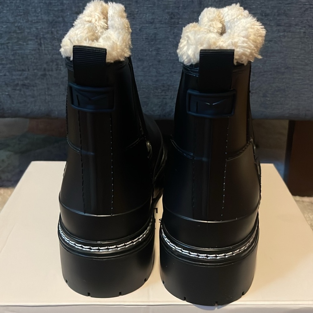 MARC FISHER WOMEN'S FARGO WATERPROOF BOOTIE - Picture 3 of 12